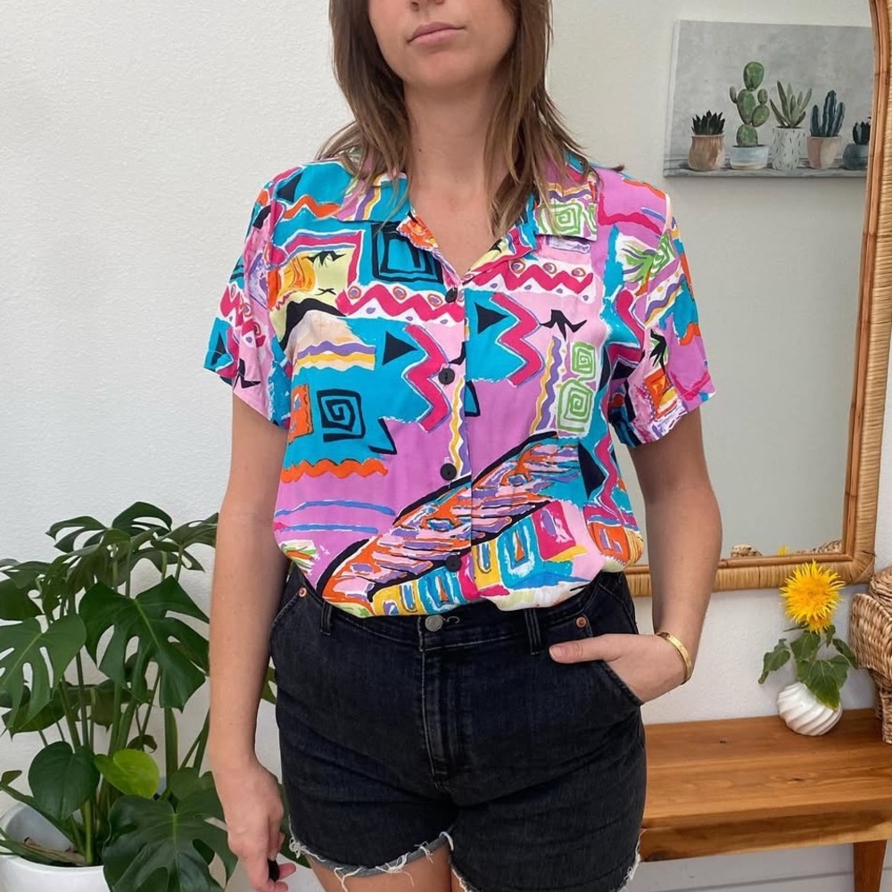 Crazy cool colorful JW San Francisco button up. Super comfy and lightweight